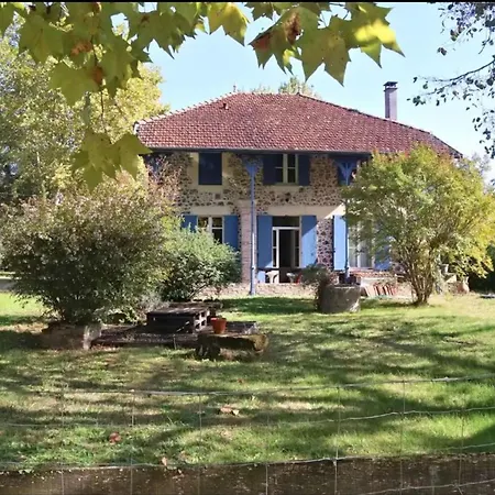 Family House With Garden In *